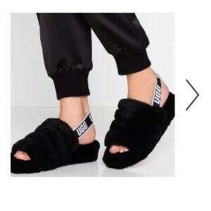 UGG FLUFF YEAH SLIDES slingback slippers in black curly sheepskin size 7
Logo